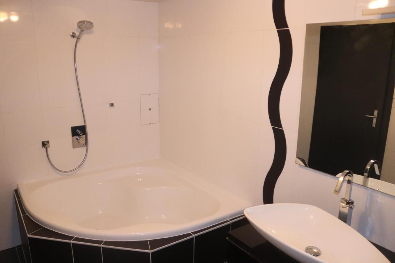 La Lapia Apartment Monthey Ngoại thất bức ảnh